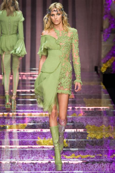 Versace Couture Fashion Show In Paris 7 Versace Couture