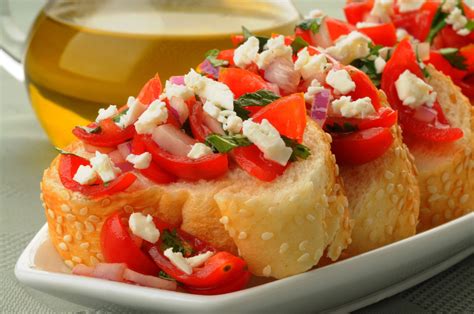 Pewarna yang menambah selera makan itu seringkali terbuat dari bahan kimia berbahaya. Ada banyak banget lho varian roti tawar yang rasanya lezat ...