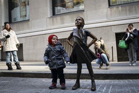 Viewfinder New York Citys Fearless Girl Gets A New Home Pacific