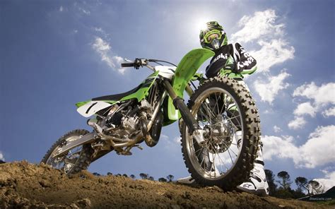 Most recent dirt bike riding gear reviews. Best Dirt Bike Gear: The 4 Best Motocross Helmets