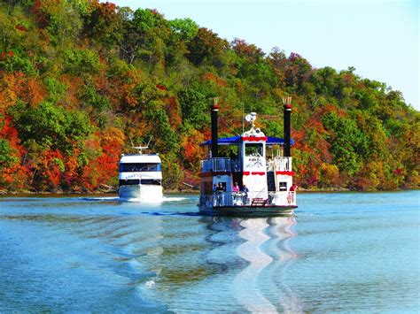 10 Reasons To Visit Branson Missouri This Fall Boat Trips Dinner