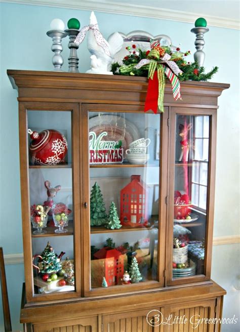 Read on to learn how to pick a curio cabinet lock, but remember to use this knowledge for legal entries only. Christmas Dining Room Holiday Home Tour (With images ...