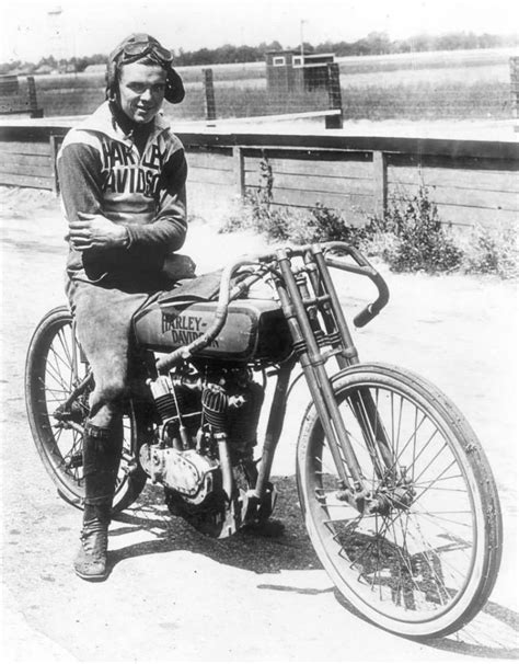 15 Vintage Photos Of Motorcycle Riders Posing In Their