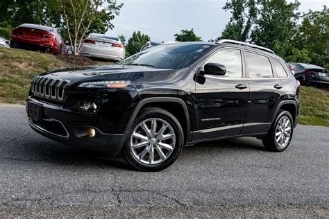 Pre Owned 2017 Jeep Cherokee Limited Fwd 4d Sport Utility