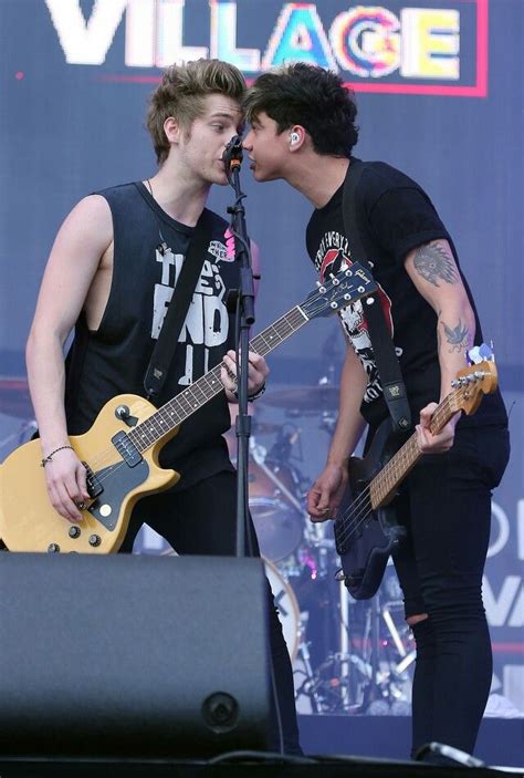 Cake At The Iheart Radio Festival 2014 Jack Hemmings Five Seconds Of Summer 5 Seconds 5sos
