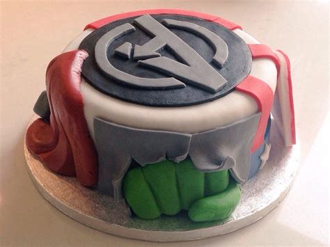 Gold avengers logo cake previous next start slideshow. EPIC POST The Most Awesome Cakes on the Internet (With ...