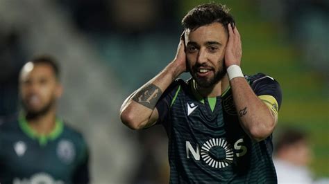 Manchester united are desperate to sign bruno fernandes to a new contract ahead of the summer but the midfielder has told ole gunnar solskjaer to land two players beforehand. Bruno Fernandes Man Utd Desktop Wallpapers - Wallpaper Cave