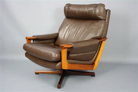 Here's what it looked like before. Mid Century Tessa T21 Leather Swivel Chair Armchair Retro ...