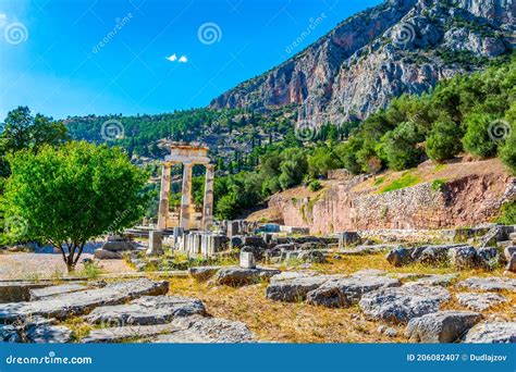 Ru Nas Do Templo De Athena Pronaia Em Delphi Gr Cia Imagem De Stock