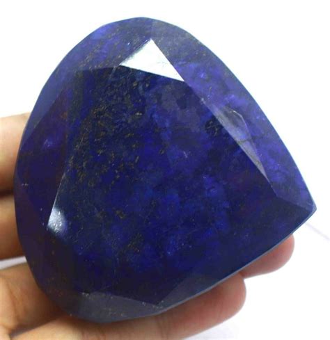 Natural Dark Blue Sapphire Gemstone Artifacts World