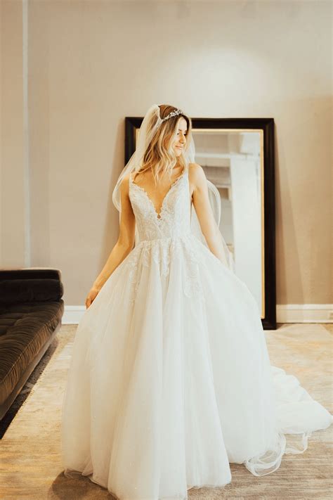 Hayley Paige Wedding Dresses 2020｜aandbé Bridal Shop