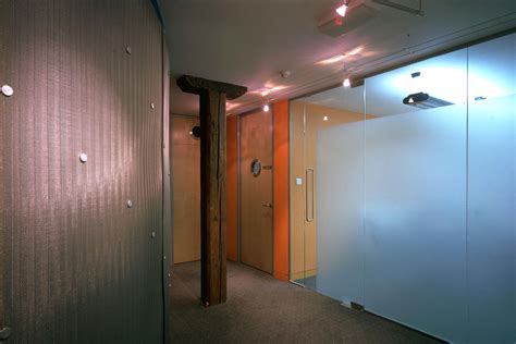 4 Reasons Frosted Glass Partitions Are Beneficial For Today’s Offices