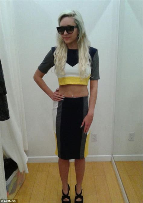 Amanda Bynes Shares Photo Displaying Her Midriff And Pierced Navel