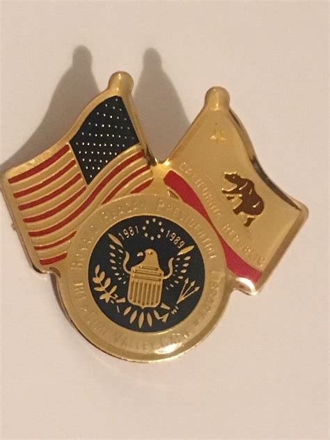 Vintage Ronald Reagan Presidential Library Lapel Pin Collectible X18