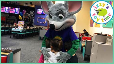We Meet Chuck E Cheese Izzys Toy Time And Friends Fun Time Youtube