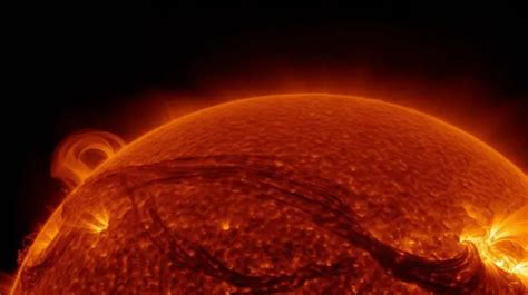 Nasa Has Captured An Image Of A Sun With Powerful Rays Background Real