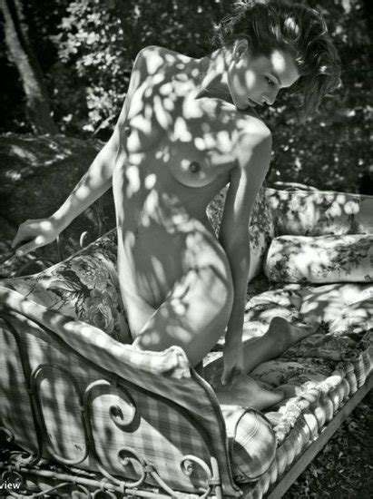 Milla Jovovich Nude Pics Pagina 1
