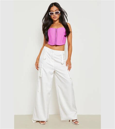 Buy Boohoo Hook And Eye Bandeau Corset Top In Purple 6thstreet Qatar