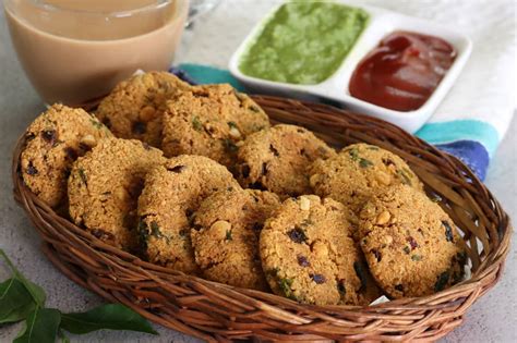 Crispy And Crunchy Masala Dal Vada Madhura S Recipe