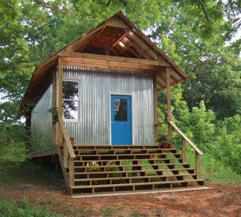 Advantages of smaller house plans having a smaller home that's less than 500 square feet can make your life much easier. Students Design/Build 400 Sq. Ft. Home for $20k
