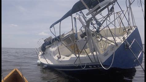 Sailboat Run Aground In The Florida Keys Youtube