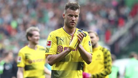 Dynamo kyiv can play on either side of the pitch. Andriy Yarmolenko: West Ham signs Dortmund winger to 4 ...