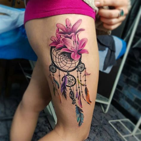 Tatuaje Atrapasueños Y Flores Tatuajes Para Mujeres
