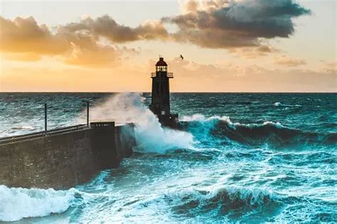 50000 Lighthouse Storm Pictures Download Free Images On Unsplash