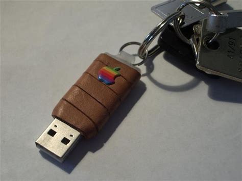 Yet Another Usb Flash Drive In Leather Flavour Leather Tutorial Diy