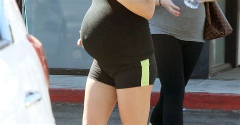 Tank And Booty Shorts Mila Kunis Pregnancy Style Us Weekly