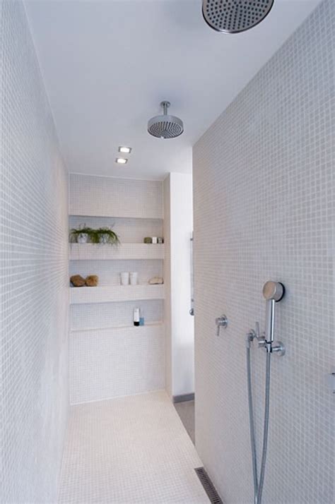 In bagno iniziamo e spesso finiamo le giornate con una doccia rigenerante, che ricarica e rilassa il corpo dalla fatica. Mosaico bagno • 100 idee per rivestire con stile bagni ...
