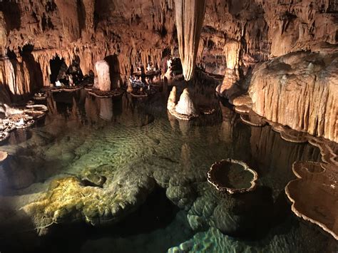 An Underground Hike Onondaga Cave State Park State Parks Vacation