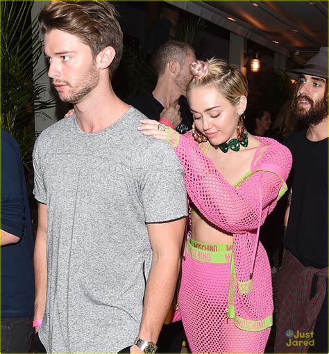 Full Sized Photo Of Miley Cyrus Patrick Schwarzenegger Jeremy Scott Miami Party Miley Cyrus