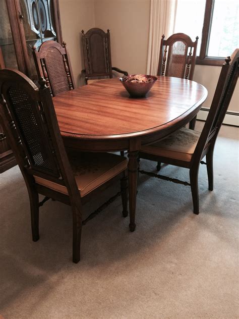 Vtg mid century modern broyhill premier 10 pc walnut invitation dining room set. I Have A Broyhill Dining Set With 4 Chairs And Two ...