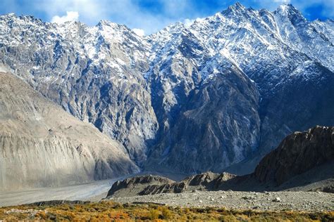 Montañas Nevadas En El Rango De Karakoram En Pakistán 1227996 Foto De