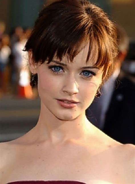 Short straight blond haircut with full bangs: Short Haircuts With Bangs | Trends Hairstyles Photos