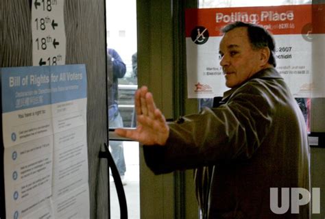 Photo Chicago Mayor Daley Votes In General Election Chi2007022703