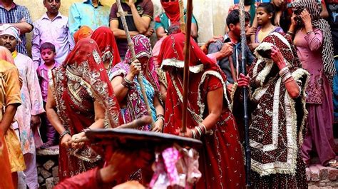 عادات وتقاليد غريبة في الهند