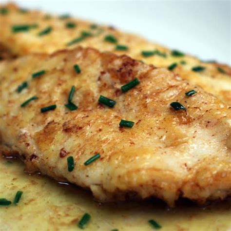 Fresh flounder fillets are skinless and have a creamy to white colored flesh with a mild light flavor and a small flake. Flounder with Lemon Butter with Flour, Large Egg, Peanut ...