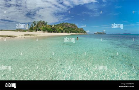 Yasawa Islands Fiji September 1 2017 Two Girls Relaxing In The