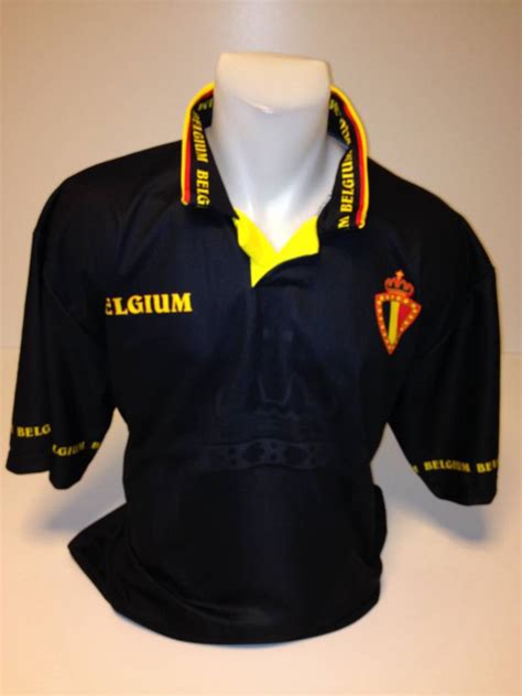 Ons overzicht richt zich volledig op de belgische voetballiefhebber. Voetbal t-shirt België zwart | Megatip.be