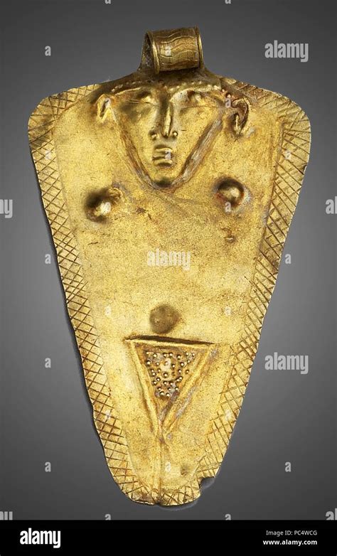6263 gold plaque depicting the canaanite goddess ‘astrate tel ajul south israel c 16 th