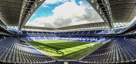 Rcd espanyol farewells the olympic stadium stage to go back to a house of their own: tecnologiaseiformaticass: Estadio Futbol Espanyol Cornella