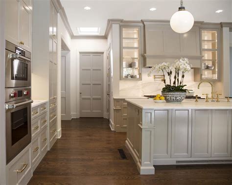 Download Pearly White Sherwin Williams Kitchen Cabinets Background