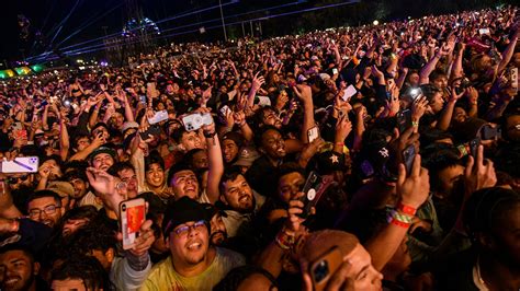 Astroworld 2021 Tragedy What Parents Should Know On Kids Mosh Pits