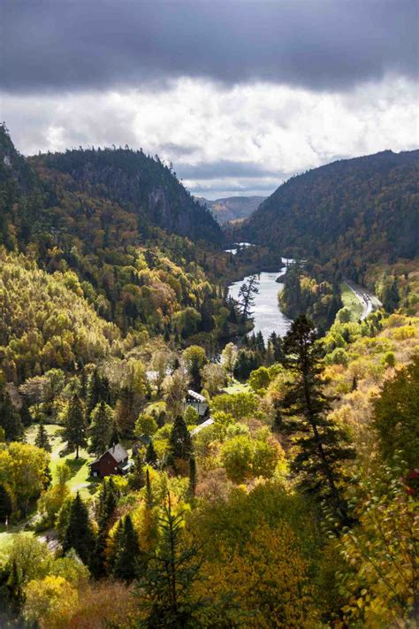 Explore The Agawa Canyon This Fall Ellison Travel And Tours