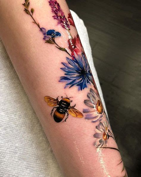 Bee And Flowers Tattoo In 2020 Tattoos Flower Tattoos Watercolor Tattoo