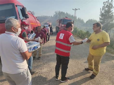 Edinilen bilgiye göre, yangın kozan kalesi. Kızılay, yangın bölgesinde vatandaşın yanında - Adana ...