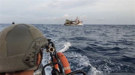 Tunjuk Id Tni Al Tangkap Kapal Berbendera Vietnam Yang Curi Ikan Di