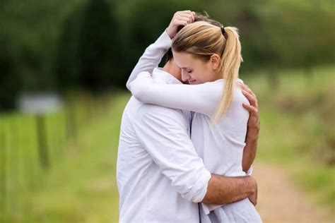 What Does It Mean When A Guy Squeezes You In A Hug